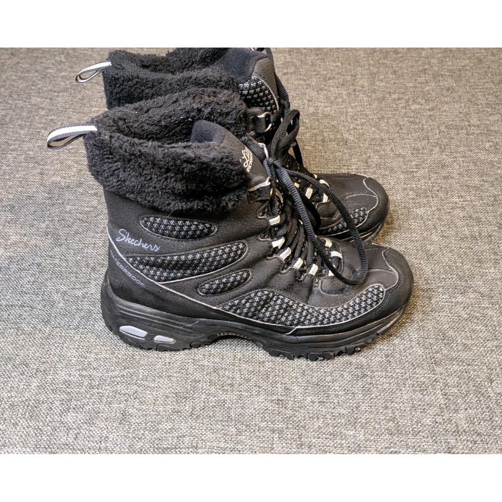 Skechers Women's D'Lites Black Faux Fur Waterproof Winter Boots Size 7.5 US